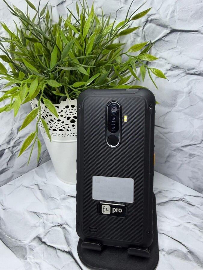 Мобильный телефон F+ R570E 4/64