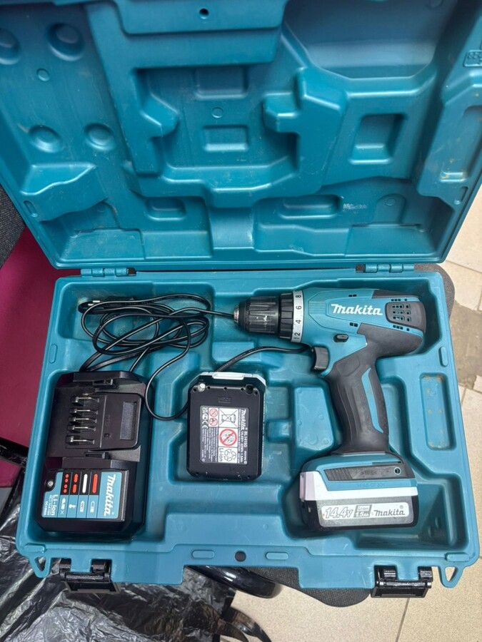 Шуруповерт Makitta DF347D