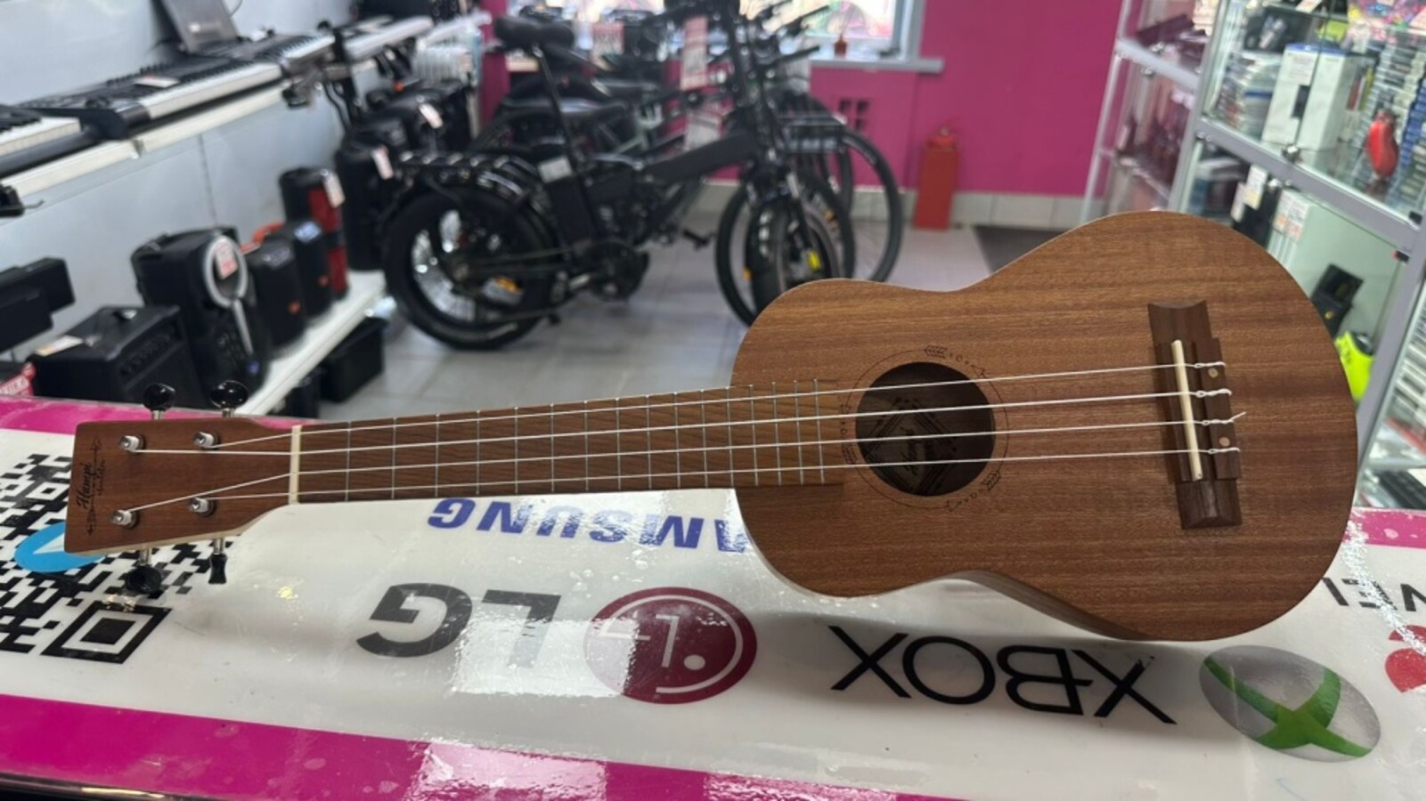 Гитара Укулеле Hampi KBR1