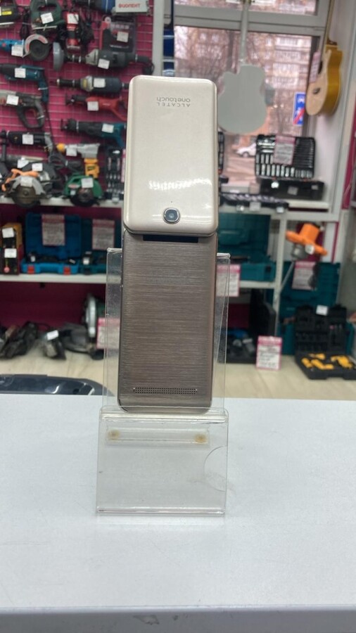 Мобильный телефон Alcatel