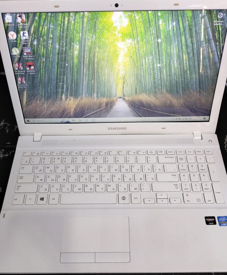 Ноутбук Samsung 15.6"