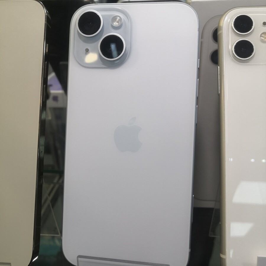 Смартфон iPhone 15 128