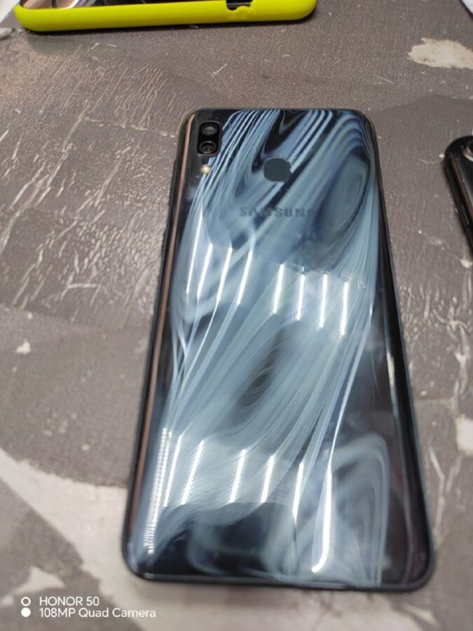 Смартфон Samsung A30