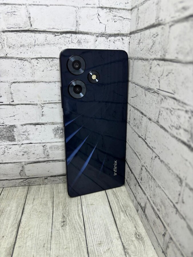 Мобильный телефон Infinix нот 30 8/128