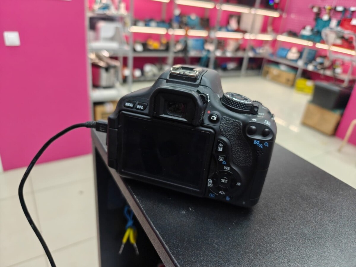 Фотоаппарат Canon EOS 600D