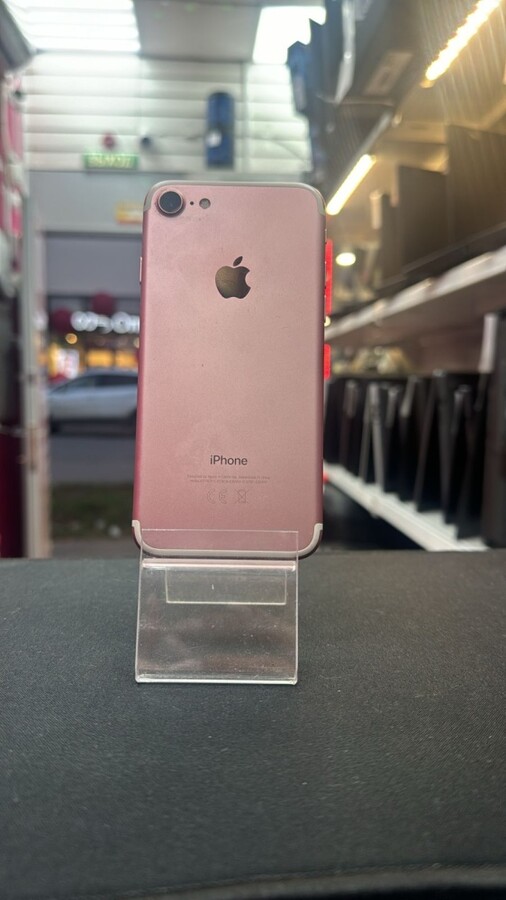Смартфон iPhone 7 32Gb