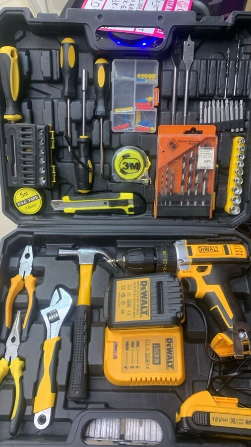 Шуруповерт DeWALT