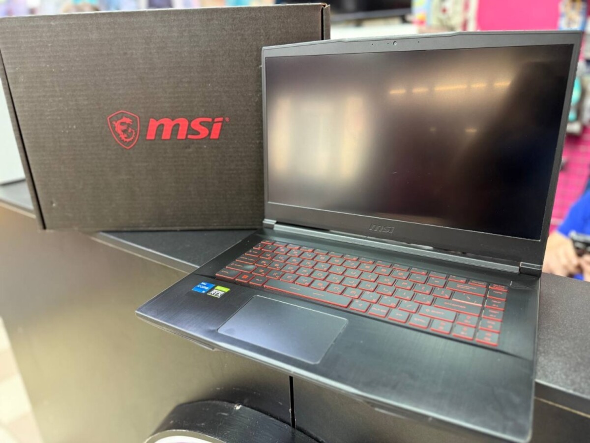 Ноутбук MSI MS-16R6