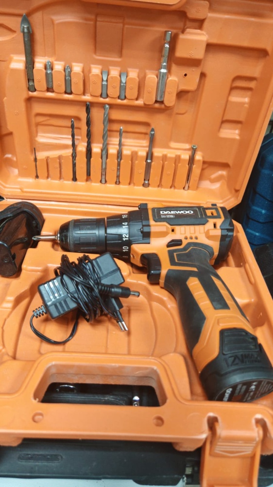 Шуруповерт Daewoo