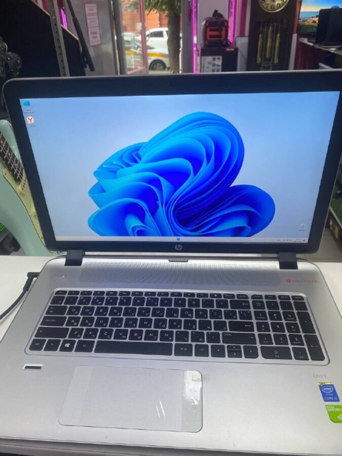 Ноутбук HP Envy 17