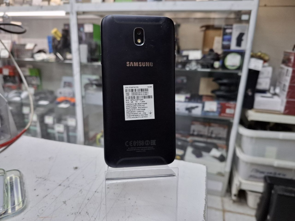 Смартфон Samsung J7 2016