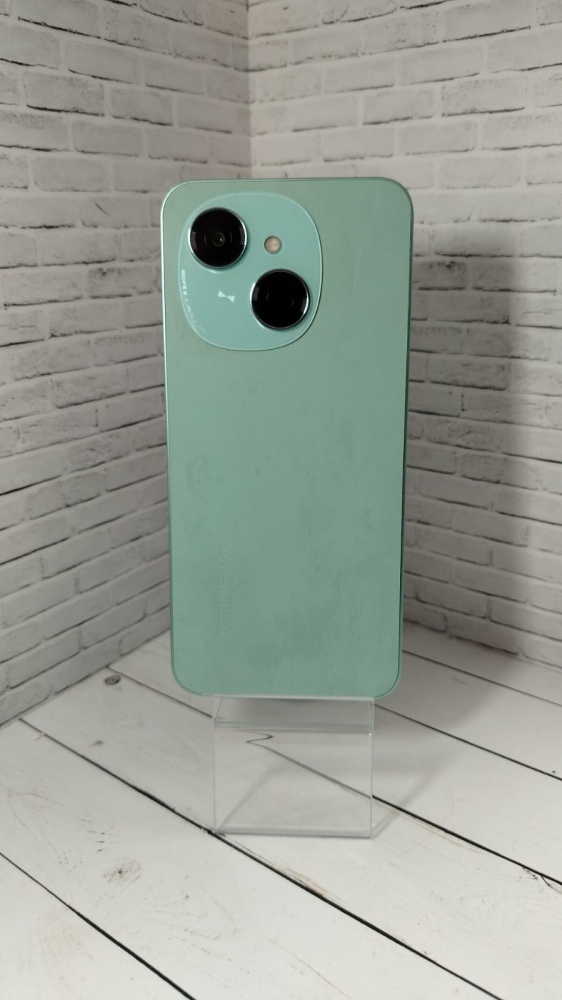 Мобильный телефон Tecno Spark Go1 4\128 Гб