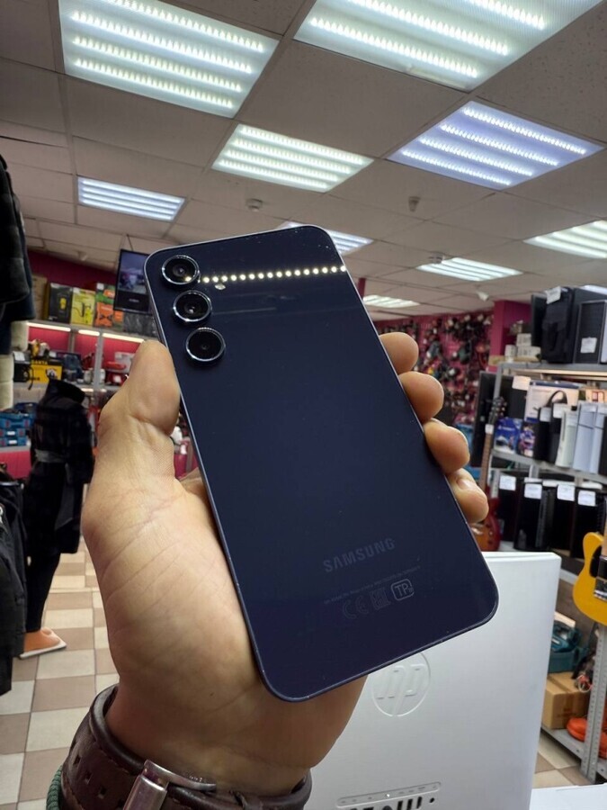 Смартфон Samsung A06 128 gb