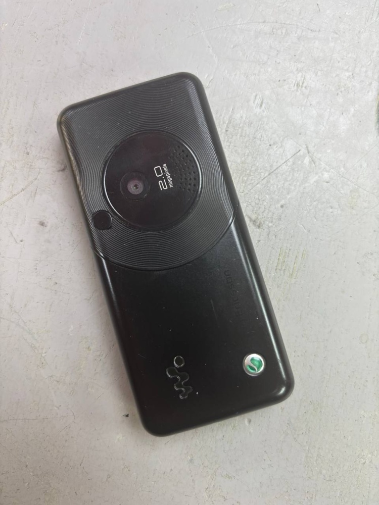 Мобильный телефон Sony Ericsson