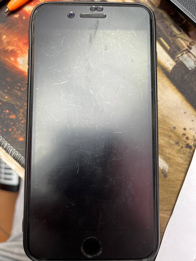 Смартфон iPhone 8+ 128 Gb