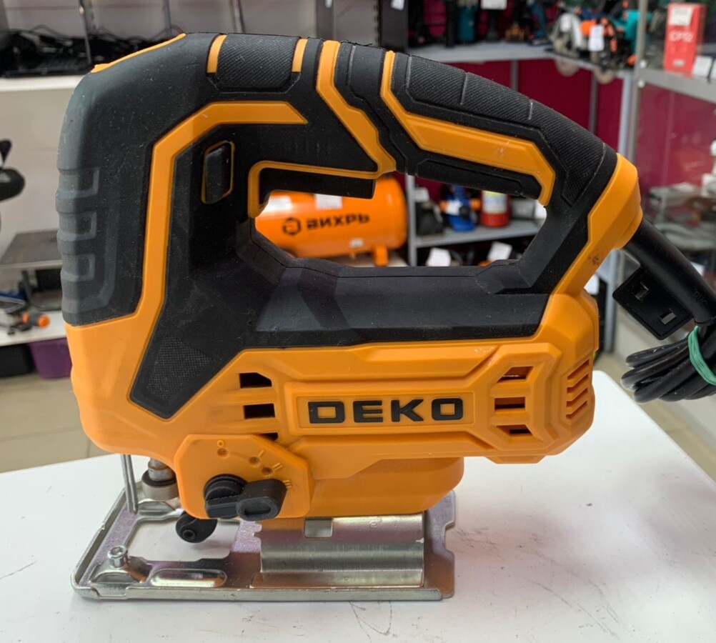 Лобзик DEKO DKJS 900 E