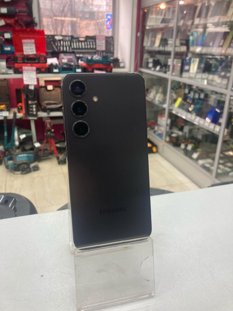 Смартфон Samsung S24 8/256