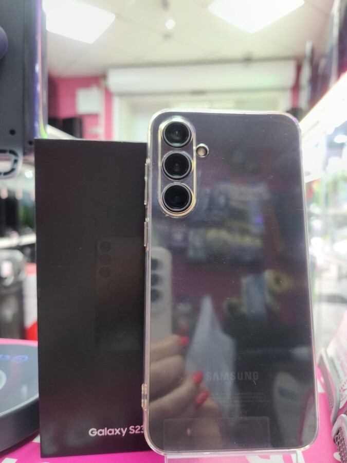 Смартфон Samsung S23 FE 8-256