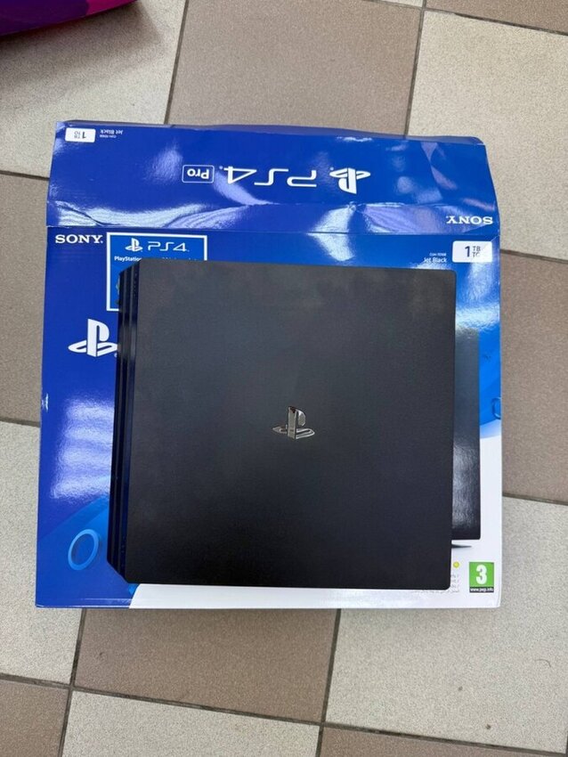 Игровая приставка Sony PlayStation 4 PRO