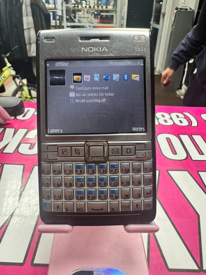 Мобильный телефон Nokia E61i