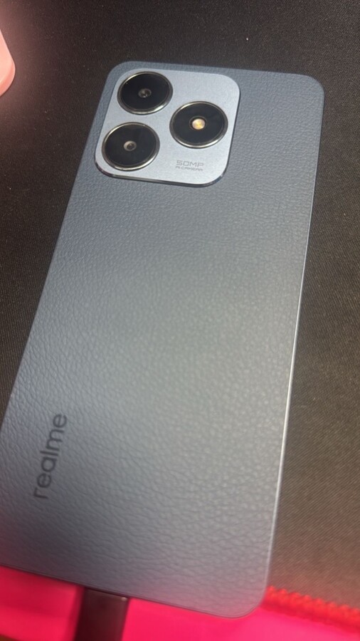 Смартфон Realme C63