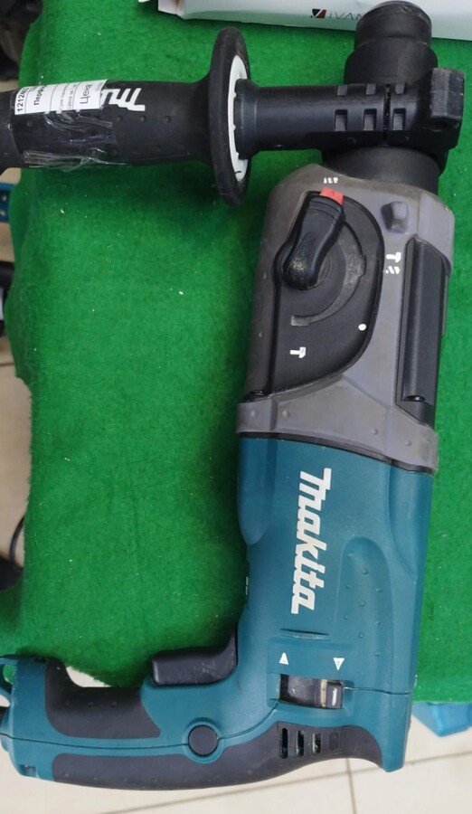Перфоратор "Makita" HR2470