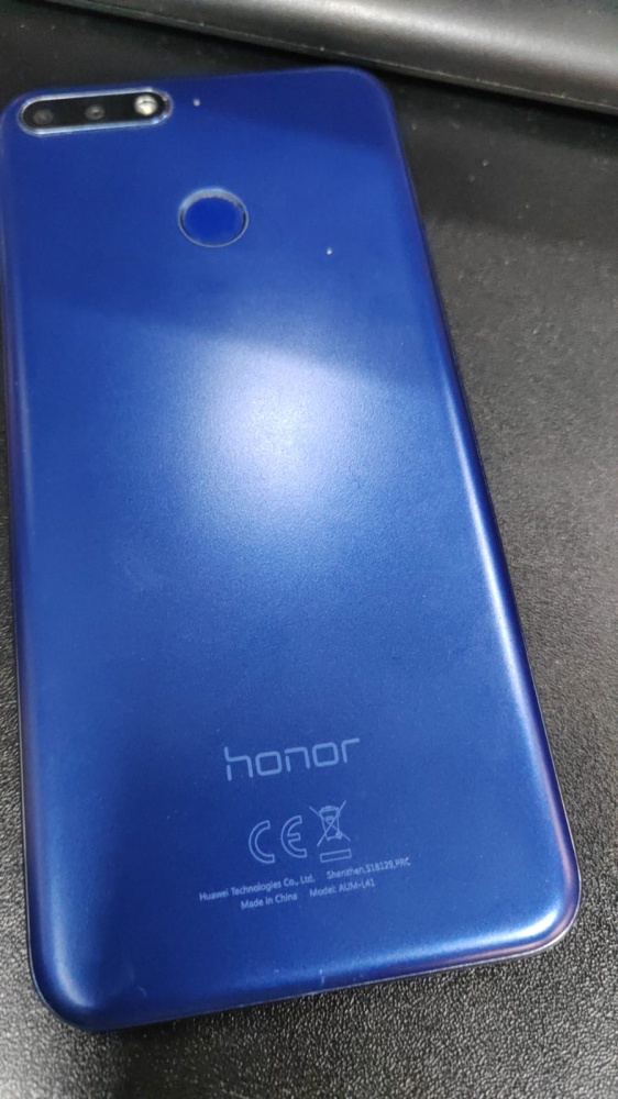 Смартфон Honor 7C