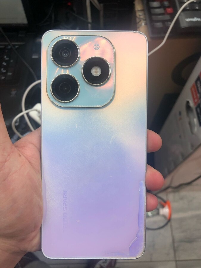 Мобильный телефон Tecno spark 20 8/128