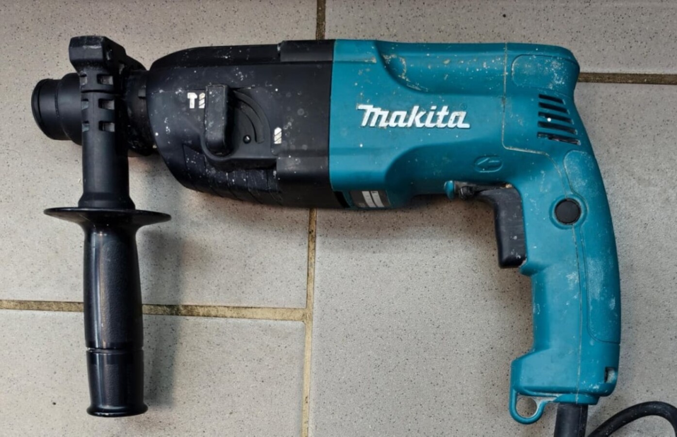 Перфоратор MAKITA HR2020