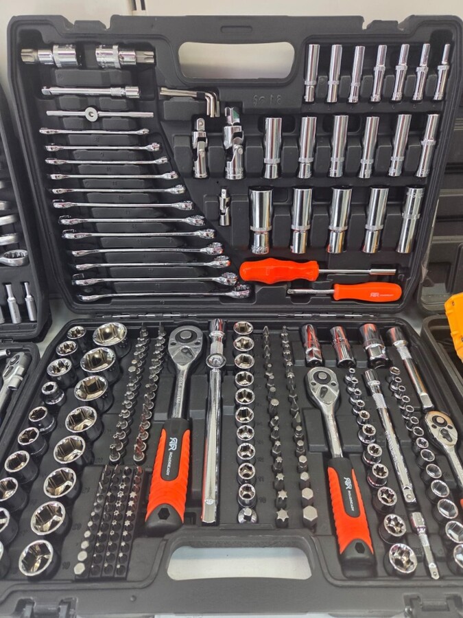 Набор инструментов 216 предметов road ready