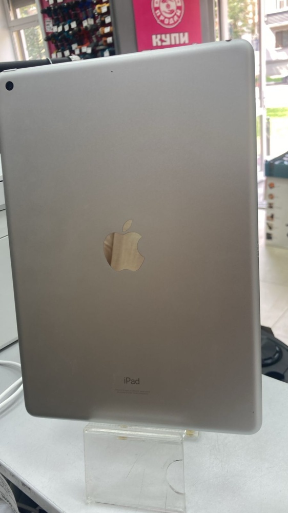 Планшет Apple iPad Air 9 поколения A2602 64г