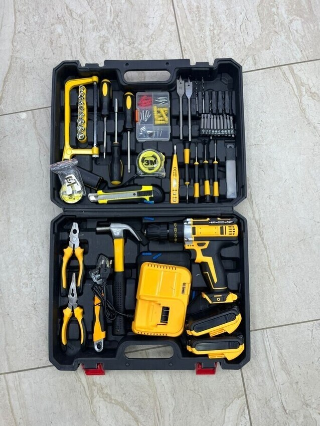 /Дрель ударная Dewalt с набором инструментов