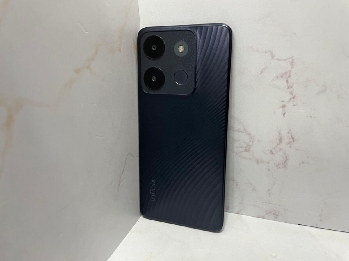 Мобильный телефон Infinix Smart 7 3/64