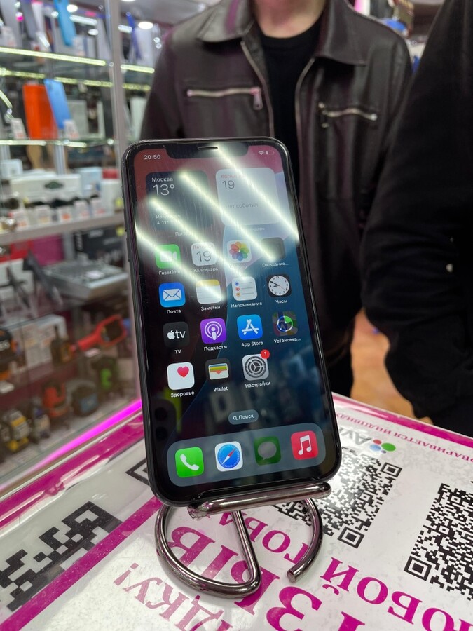 Смартфон iPhone XR 64 Gb 77%