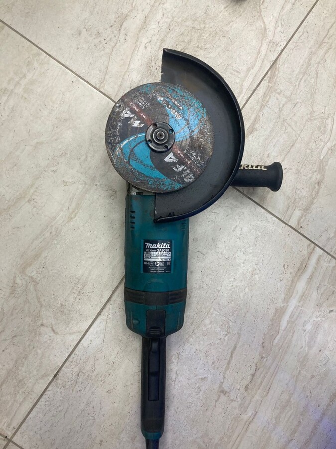 УШМ MAKITA GA9030