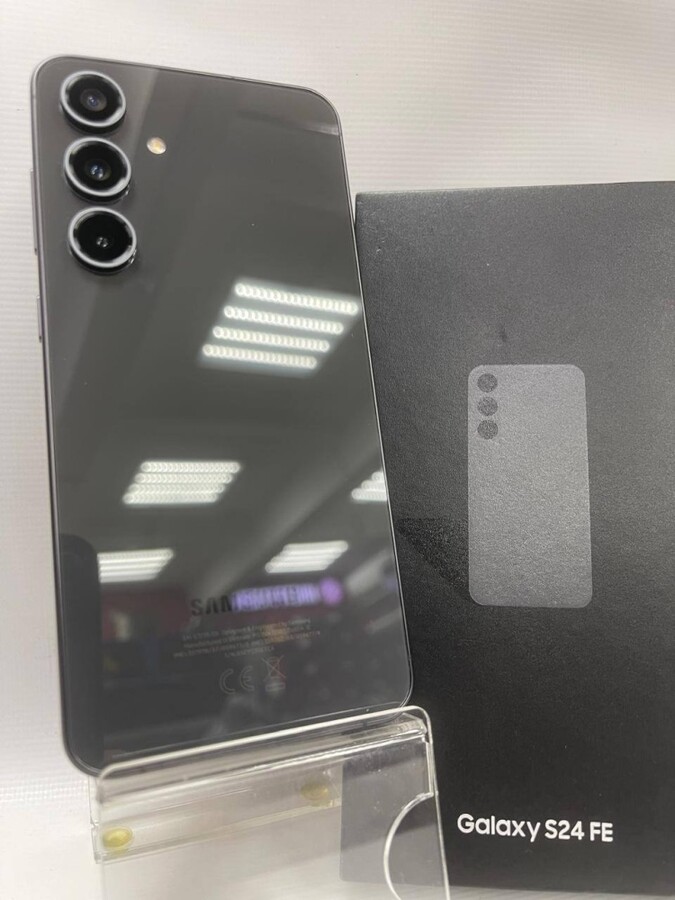 Samsung S24 FE 8/256 GB НОВЫЙ