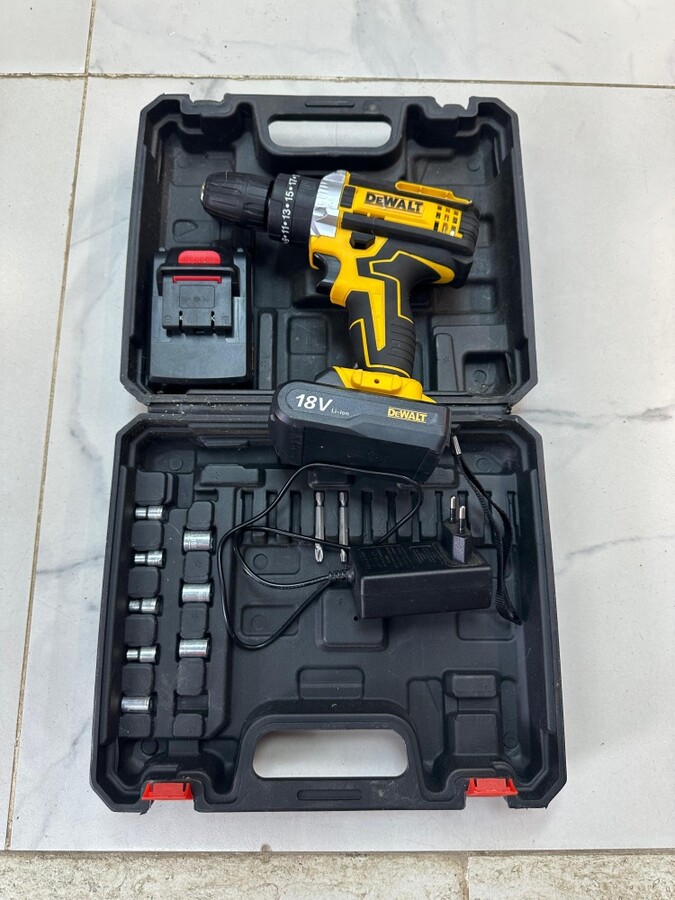 Шуруповерт DW 2 АКБ 18V