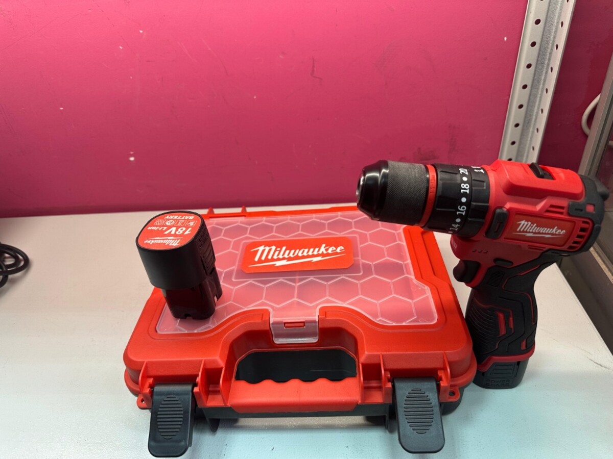 Шуруповерт MILWAUKEE 18V