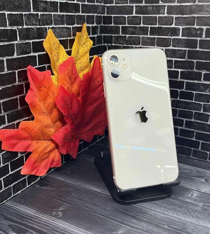 Смартфон iPhone 11 64Gb 82%