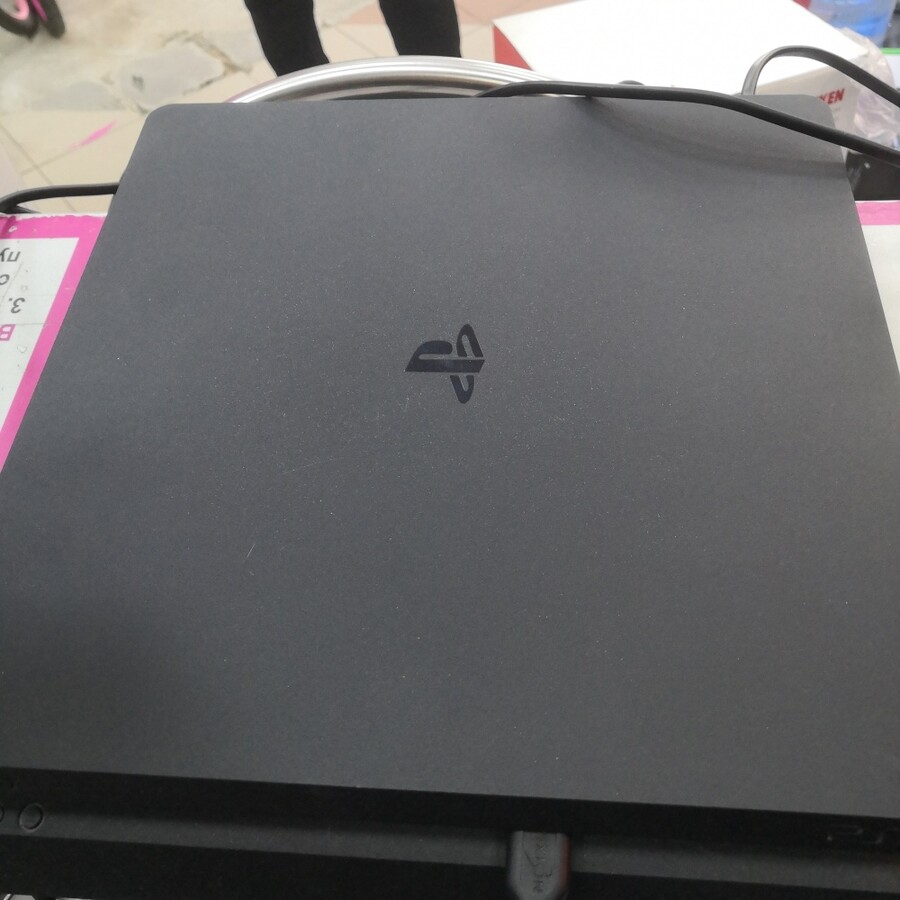 Игровая приставка Sony PlayStation 4 slim
