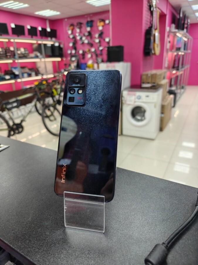 Мобильный телефон Infinix Zero X Pro 8/128