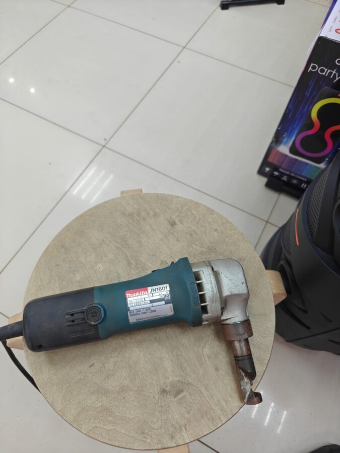 Ножницы по металлу Makita JN1601