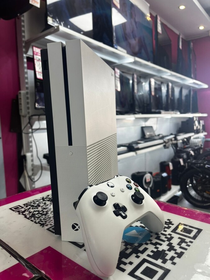 Игровая приставка XBOX ONE S