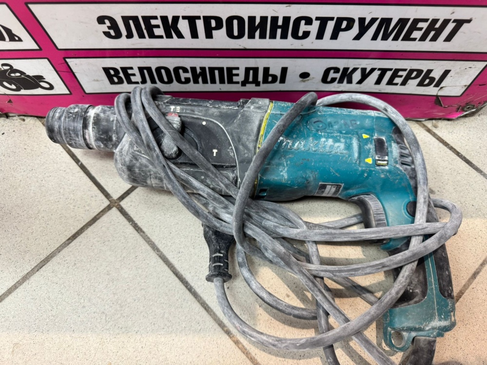 Перфоратор MAKITA HR2470