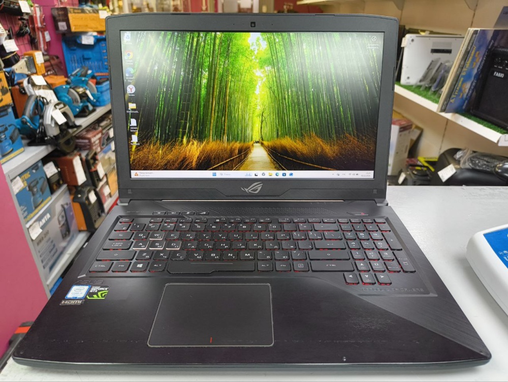 Ноутбук ASUS RoG Strix