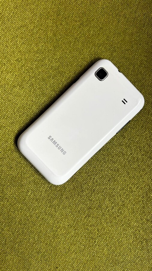 Смартфон Samsung GT-I9003