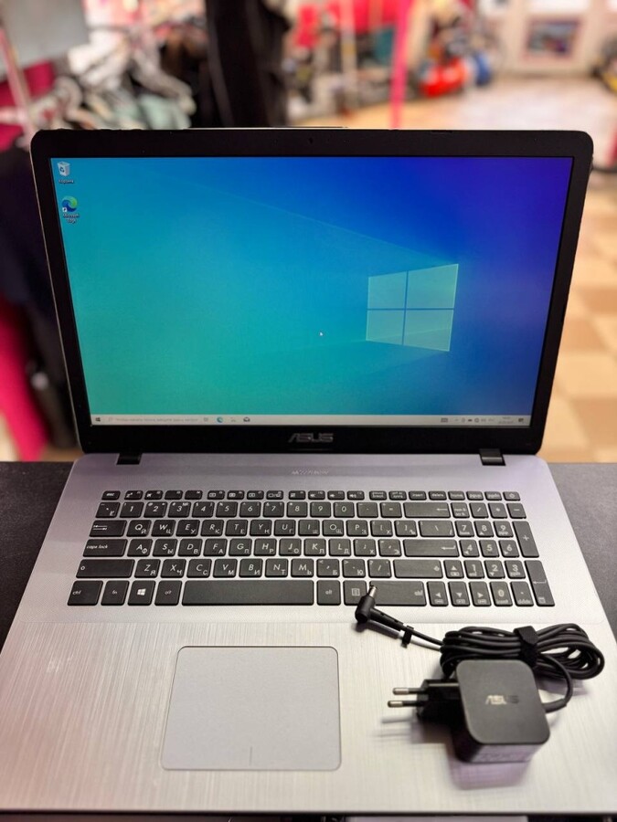 Ноутбук ASUS  X705M