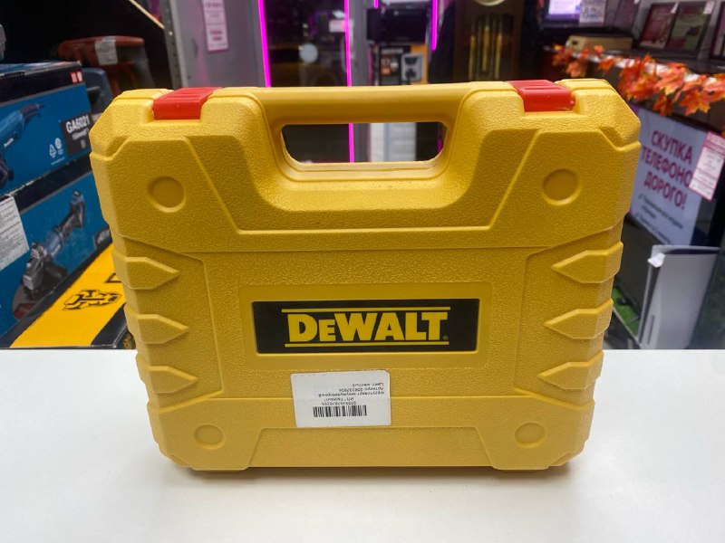 Шуруповерт DeWalt