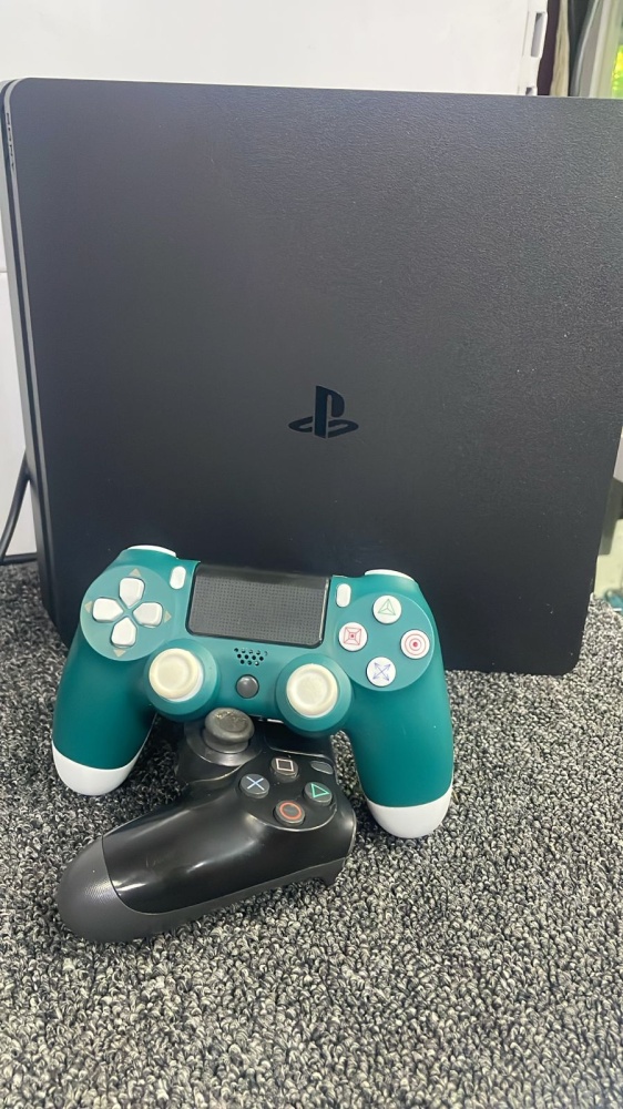 Игровая приставка Sony PlayStation 4 slim
