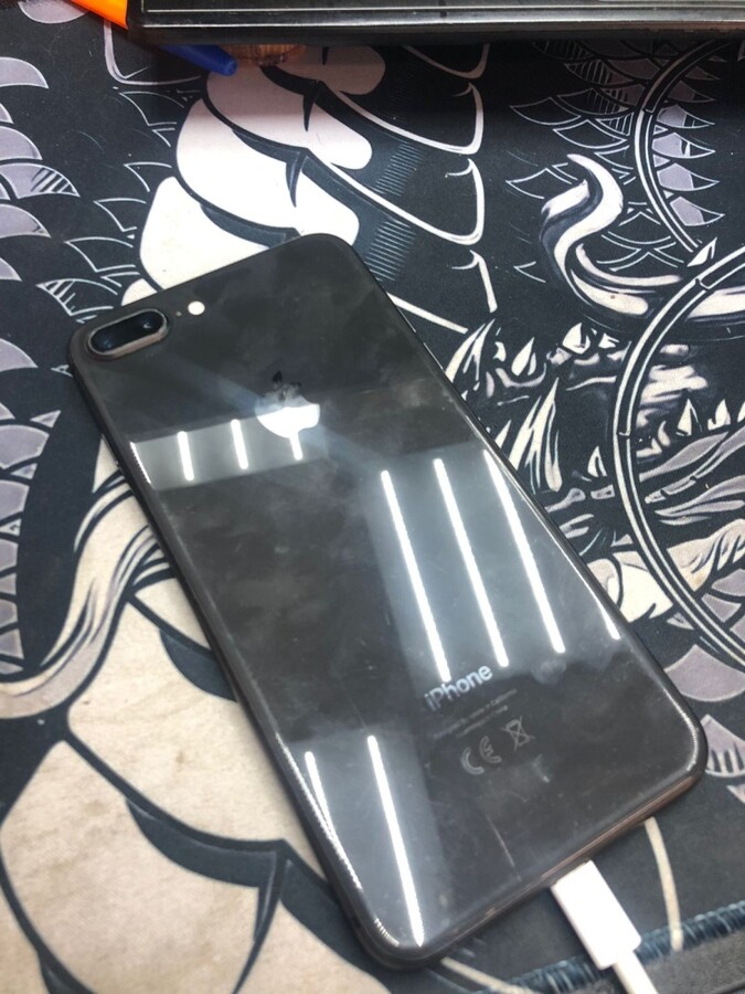 Смартфон iPhone 8+ 64 Gb